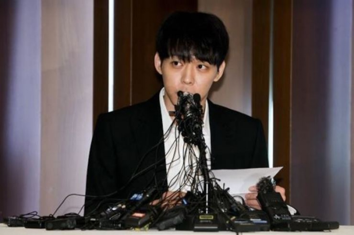 Park Yoo-chun (TVXQ) bất ngờ ra album mới để cứu vãn sự nghiệp - Ảnh 1.
