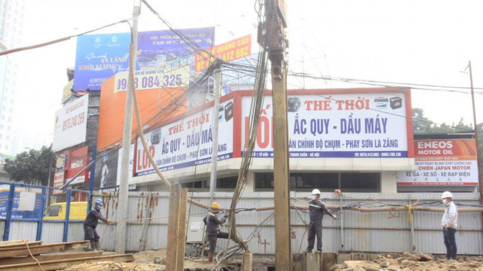 Chùm ảnh: Công nhân hối hả thi công hầm chui Lê Văn Lương gần 700 tỉ đồng - Ảnh 10.