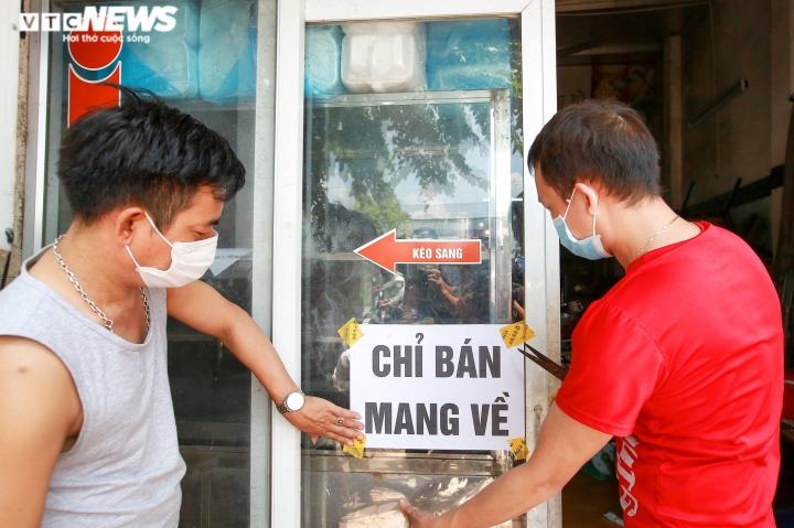 Hà Nội: Quận Đống Đa dừng bán hàng ăn uống tại chỗ - Ảnh 1.