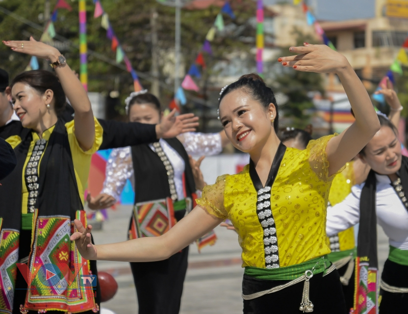 Xòe Thái và nét đẹp của cộng đồng văn hóa dân tộc Thái Tây Bắc - Ảnh 17.