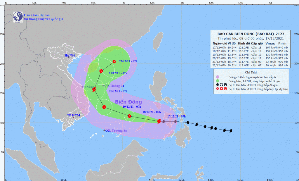 Chiều tối 17/12 bão Rai sẽ đi vào Biển Đông, sức gió giật cấp 17 - Ảnh 1.