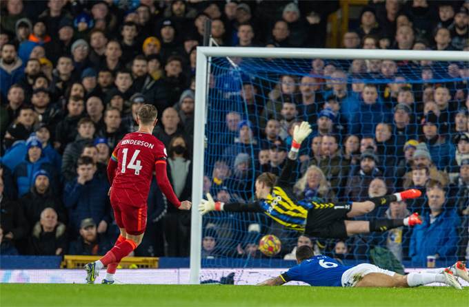 Kết quả Everton 1-4 Liverpool: Ngày thăng hoa của Salah - Ảnh 1.