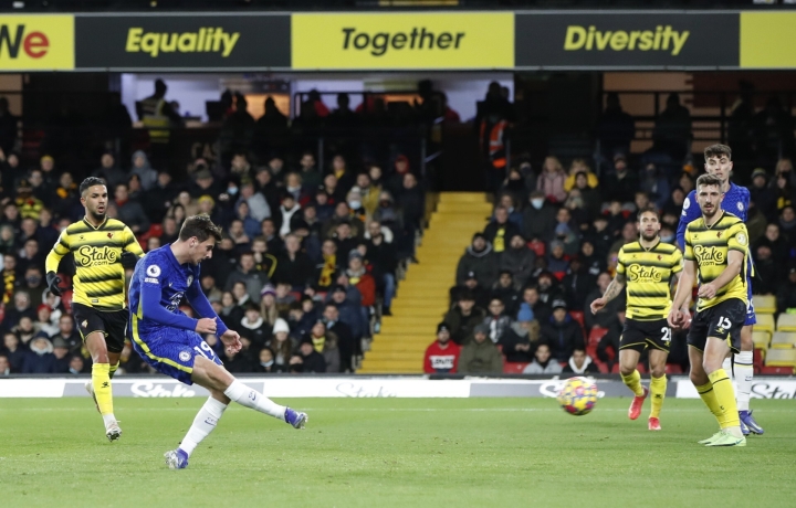 Thắng vất vả Watford, Chelsea giữ ngôi đầu Ngoại hạng Anh - Ảnh 1.