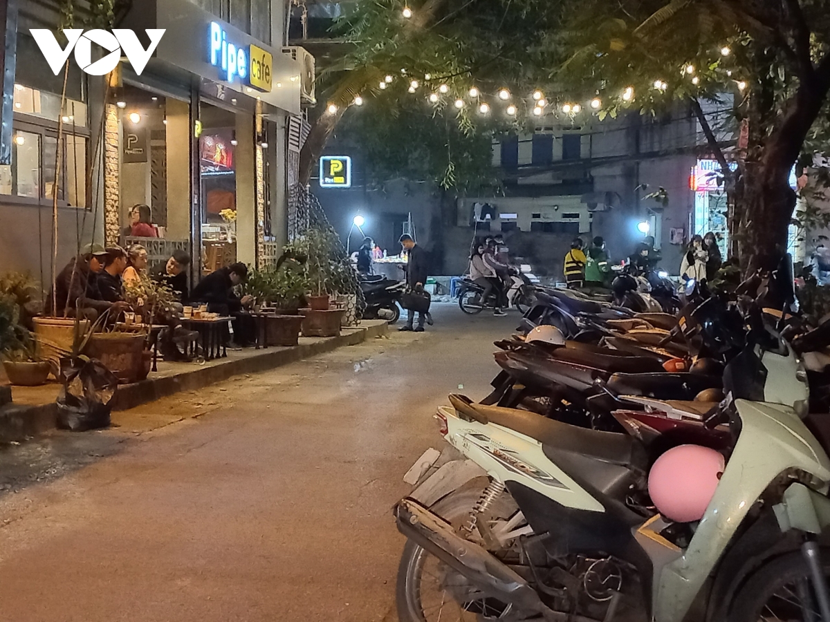 Nhan nhản nhà hàng, quán ăn ở Hà Nội vi phạm công tác phòng chống dịch - Ảnh 13.