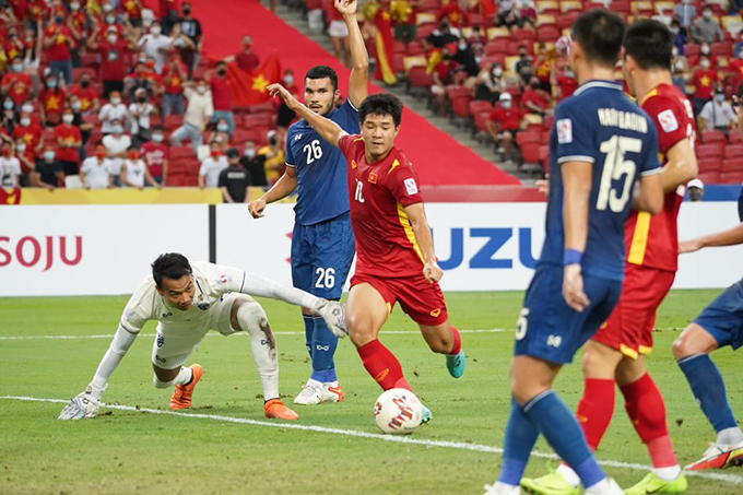 Kết quả Việt Nam 0-2 Thái Lan: Ngày kém duyên của Quang Hải - Ảnh 1.