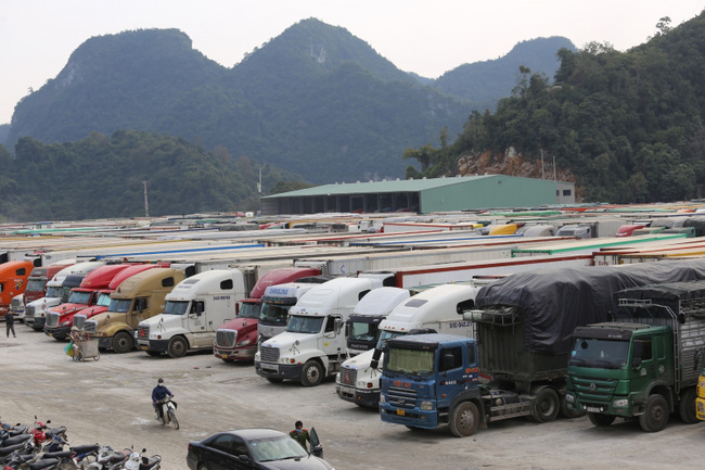 Bộ Giao thông Vận tải chỉ đạo khẩn chống ùn tắc nông sản tại cửa khẩu ở Lạng Sơn - Ảnh 1.