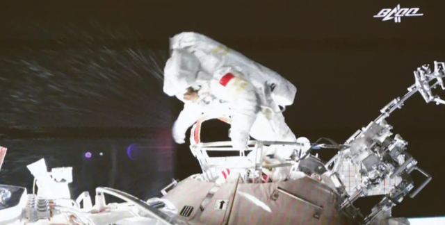 Trung Quốc: Thần Châu-13 hoàn thành chuyến đi bộ ngoài không gian thứ 2 - Ảnh 2.