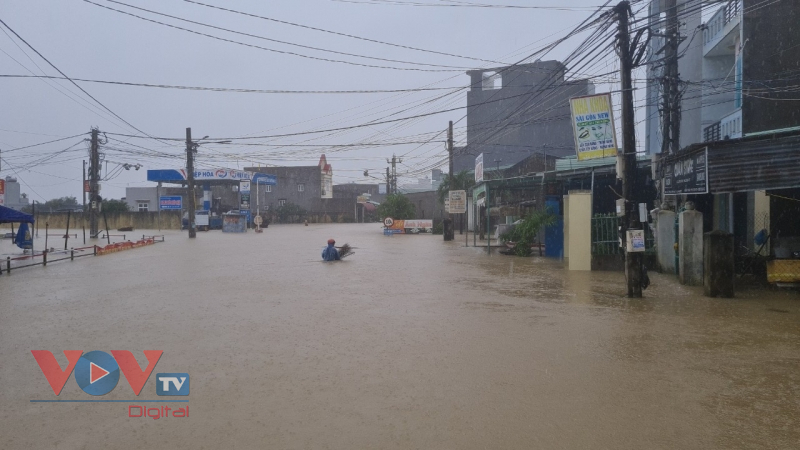 Bình Định thiệt hại nặng nề do mưa lũ - Ảnh 1.