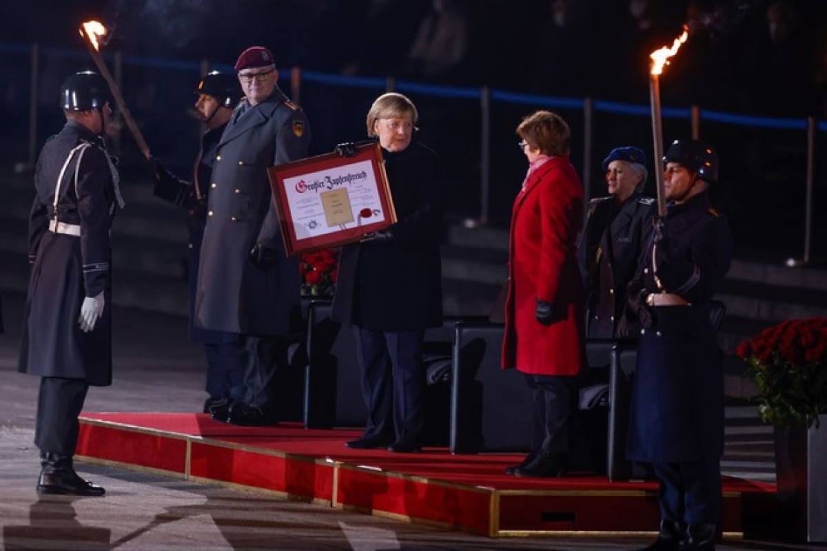 Đức tổ chức đại quân lễ trang trọng chia tay Thủ tướng Angela Merkel - Ảnh 4.
