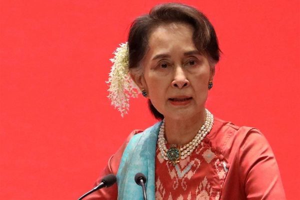 Bà San Suu Kyi bị kết án 4 năm tù trong bản án đầu tiên - Ảnh 2.