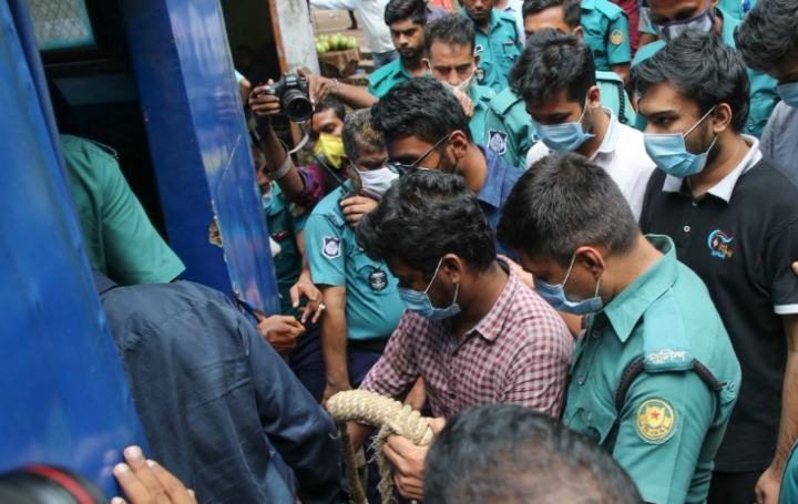 Bangladesh tử hình 20 sinh viên đánh đập bạn học đến chết - Ảnh 1.