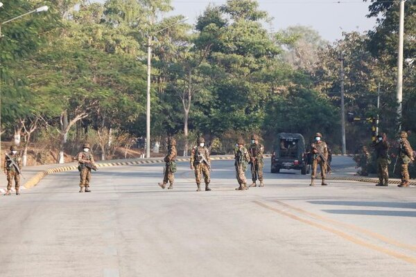 Quân đội Myanmar cam kết sớm tổ chức bầu cử và chuyển giao quyền lực - Ảnh 1.