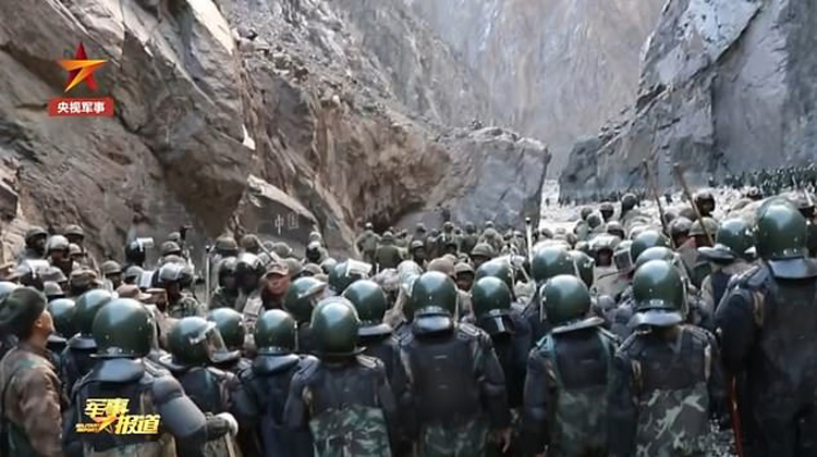 Trung Quốc công bố video đụng độ ở biên giới với Ấn Độ khiến binh sĩ tử nạn - Ảnh 1.