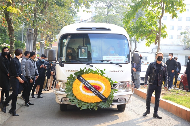 Công Lý, Việt Anh cùng nhiều đồng nghiệp nghẹn ngào tiễn đưa NSND Hoàng Dũng - Ảnh 21.