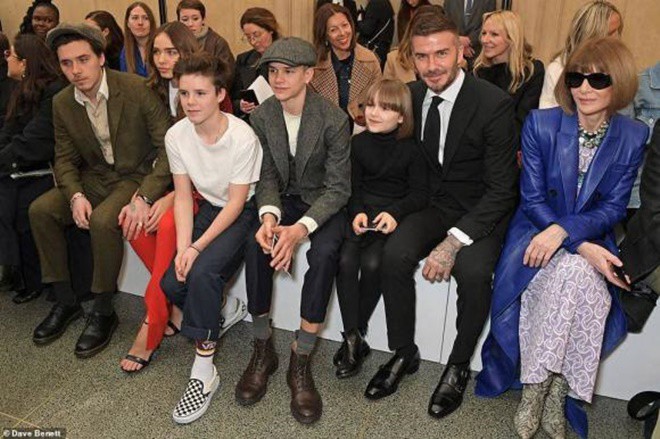 Buồn cho Beckham: 3 cậu con trai mải yêu đương, chỉ có con gái Harper là chân ái của bố - Ảnh 3.