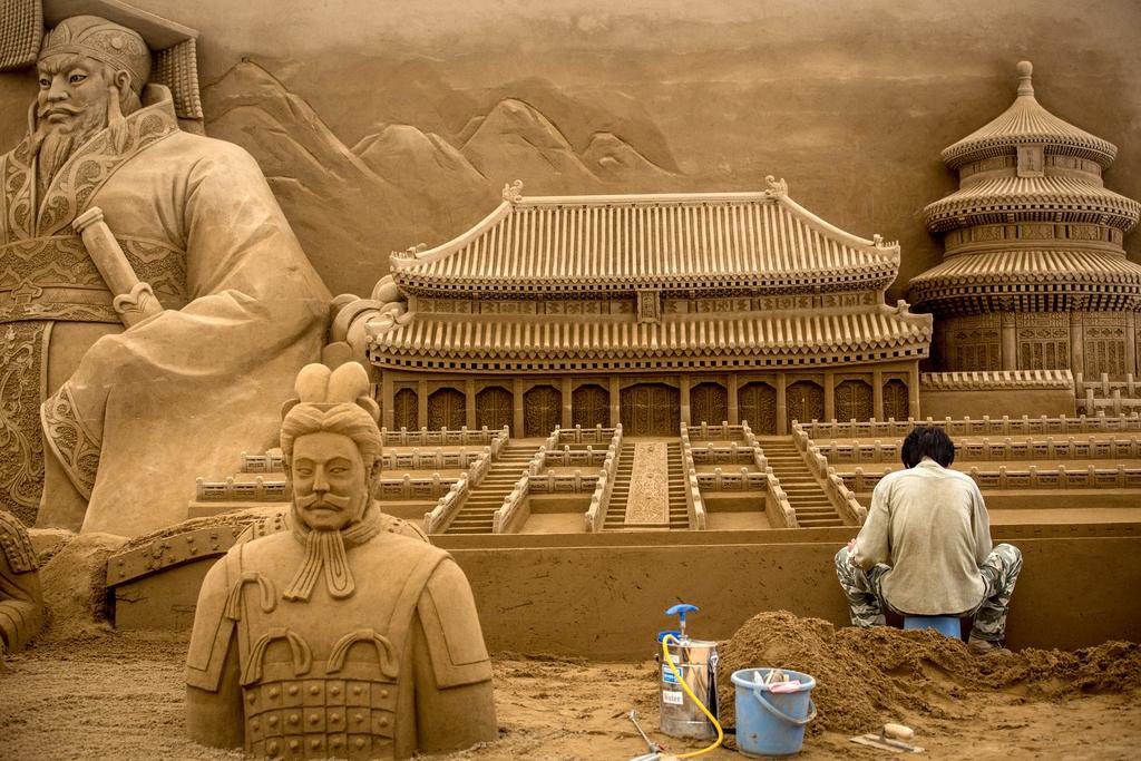 Những tác phẩm điêu khắc tuyệt đẹp làm từ cát - Ảnh 2.