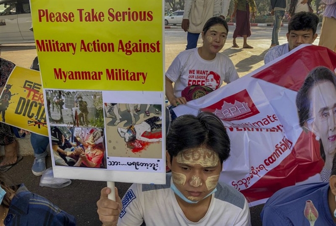Facebook cấm tất cả các tài khoản và quảng cáo có liên quan đến quân đội Myanmar - Ảnh 1.