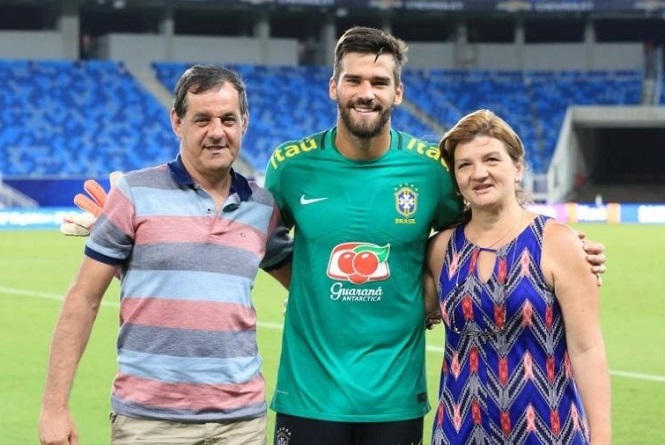 Bố của thủ môn Alisson qua đời sau khi mất tích ở Brazil - Ảnh 2.