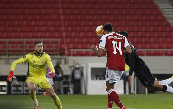 Kết quả Arsenal 3-2 Benfica: Cứu tinh Aubameyang giúp Pháo thủ thoát hiểm - Ảnh 2.