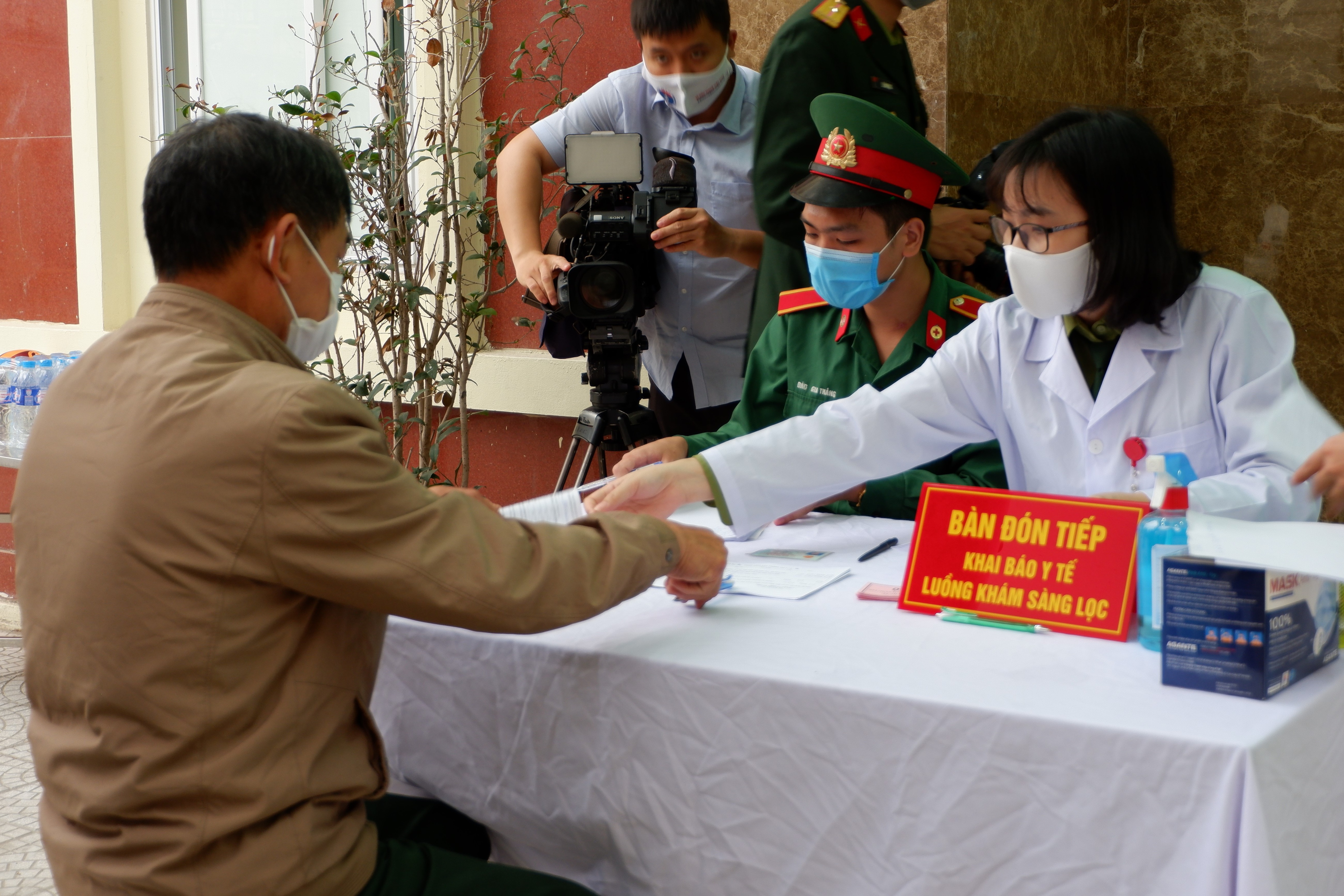Hôm nay tiêm thử vaccine Covid-19 Việt Nam giai đoạn 2 - Ảnh 1.