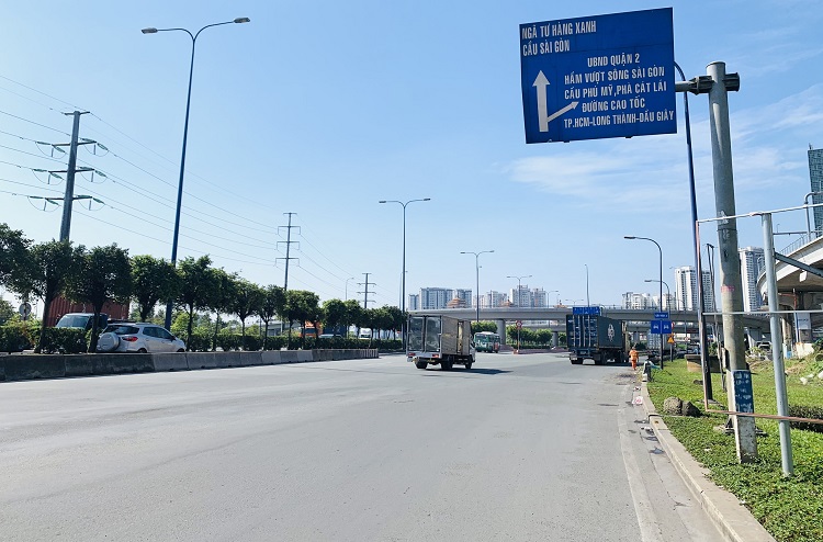 Đường phố TP Hồ Chí Minh vắng hoe trong ngày 28 tháng Chạp - Ảnh 7.