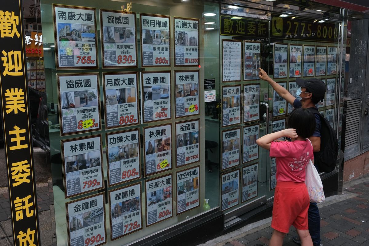 Nhà ở Hong Kong đắt nhất thế giới suốt 11 năm - Ảnh 1.