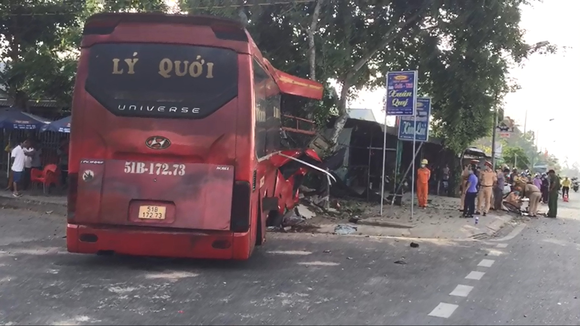 Tai nạn giao thông nghiêm trọng làm 7 người thương vong ở Đồng Tháp - Ảnh 1.