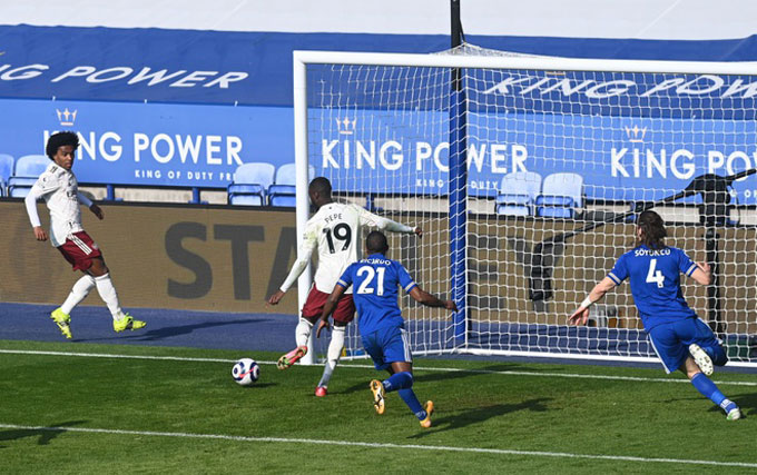 Kết quả Leicester 1-3 Arsenal: Willian tỏa sáng, Arsenal ngược dòng hạ đẹp Leicester - Ảnh 4.