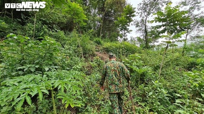 Nghi phạm chém 4 người ở Lạng Sơn bị bắt sau 16 ngày trốn trong rừng - Ảnh 1.