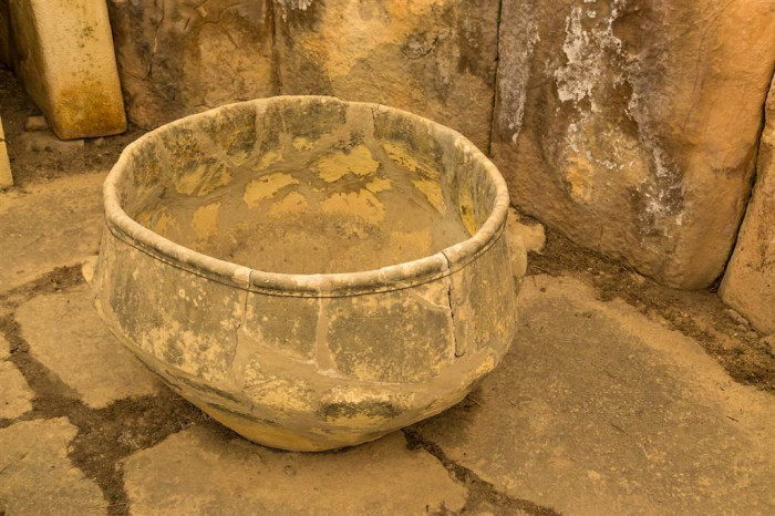 Đào măng sau vườn, phát hiện báu vật cách đây 2.500 năm - Ảnh 1.
