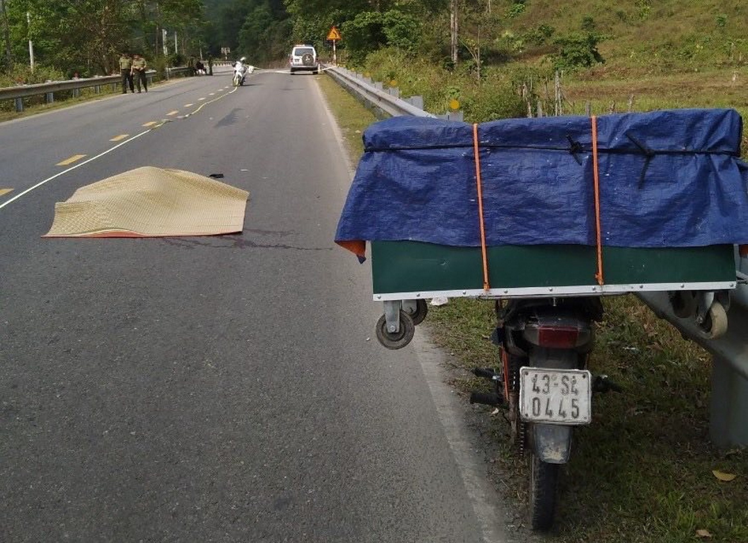 Quảng Nam: Điều tra vụ thanh niên tử vong bất thường trên đường Hồ Chí Minh - Ảnh 1.