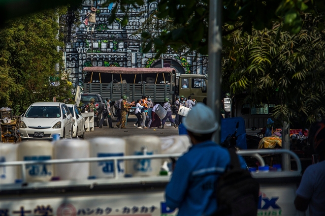 Bi kịch dân thường trong cuộc biểu tình Myanmar - Ảnh 12.