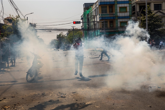 Bi kịch dân thường trong cuộc biểu tình Myanmar - Ảnh 4.