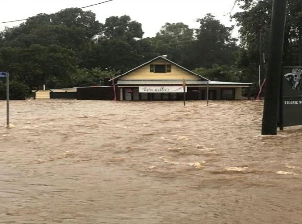 Mưa lớn gây ngập lụt nhiều nơi ở khu vực phía Đông của Australia - Ảnh 1.