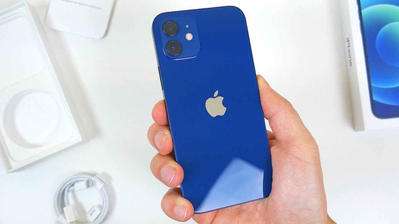 Apple bị phạt vì bán iPhone không kèm sạc - Ảnh 1.
