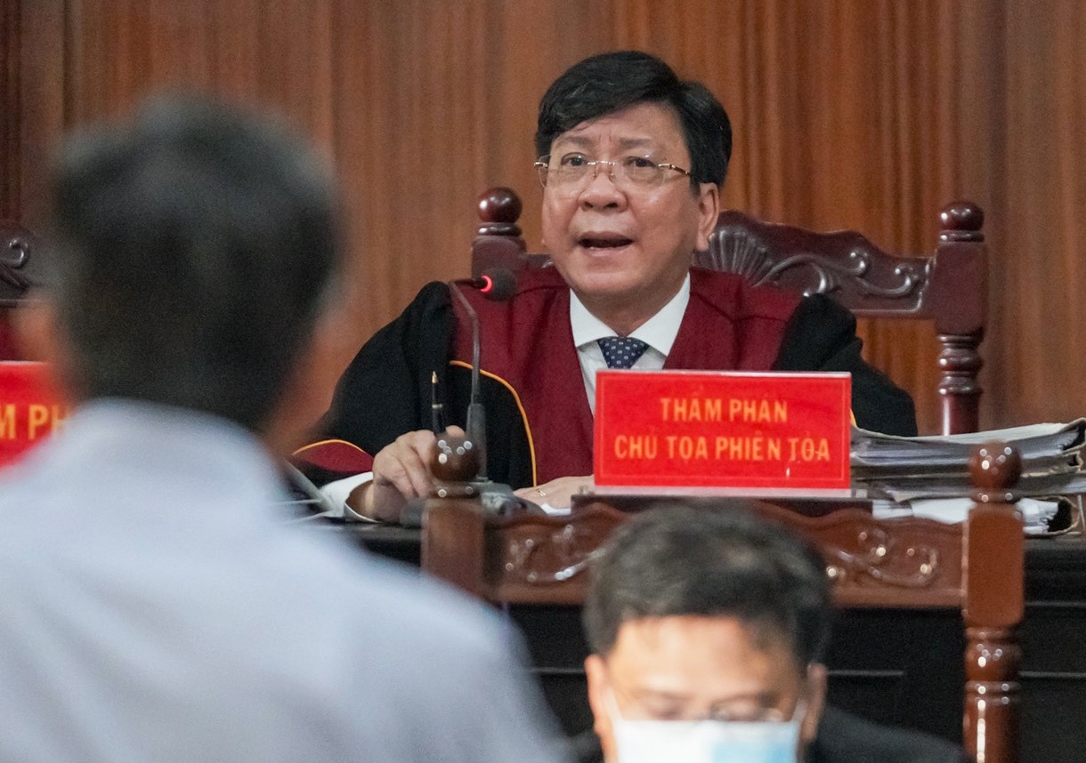 Xuất hiện Phan Thành trong vụ án, tòa tạm dừng xét xử bà Bạch Diệp - Ảnh 1.