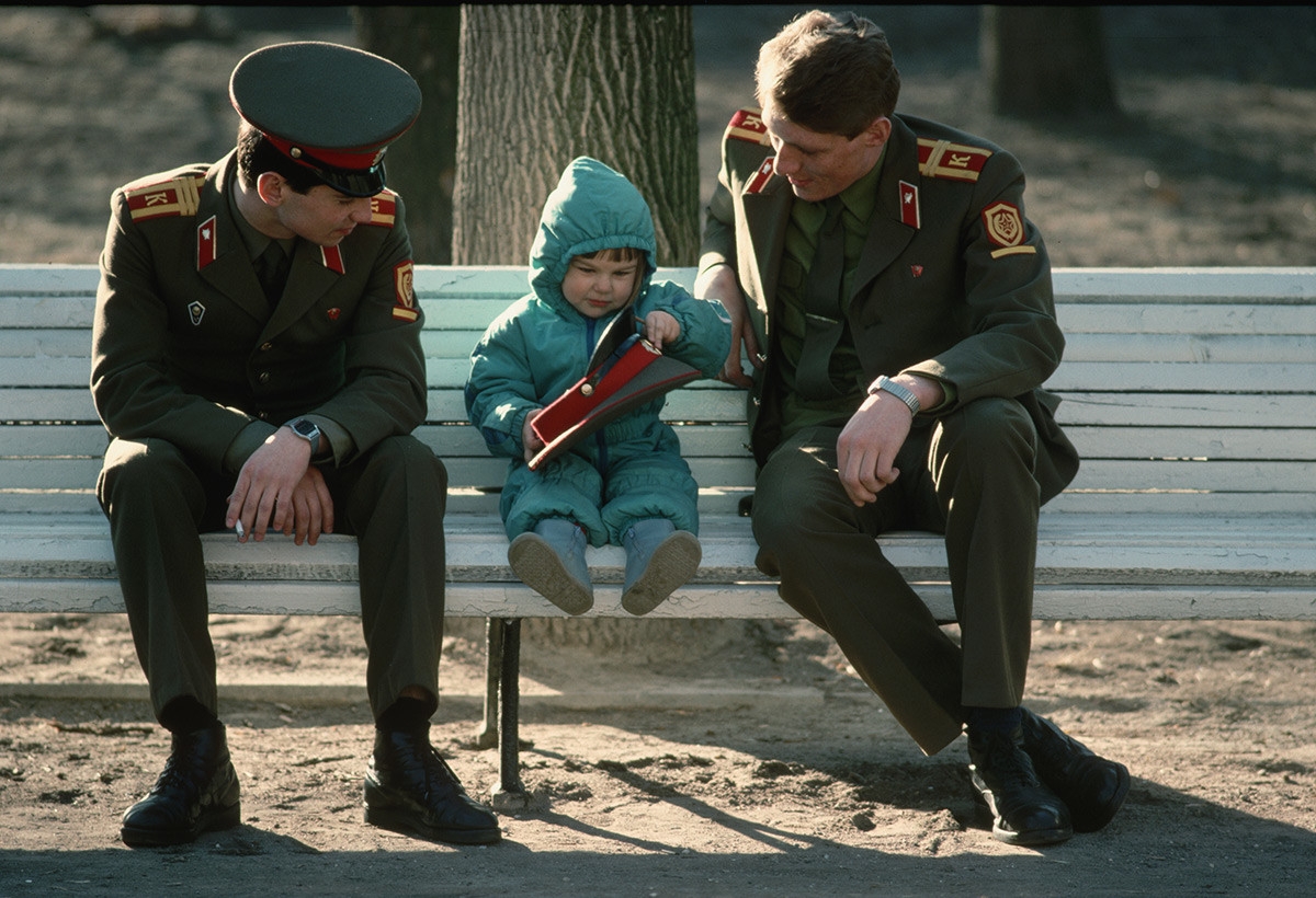 Hình ảnh Liên Xô những năm tháng cuối cùng qua ống kính nhiếp ảnh gia Mỹ - Ảnh 3.