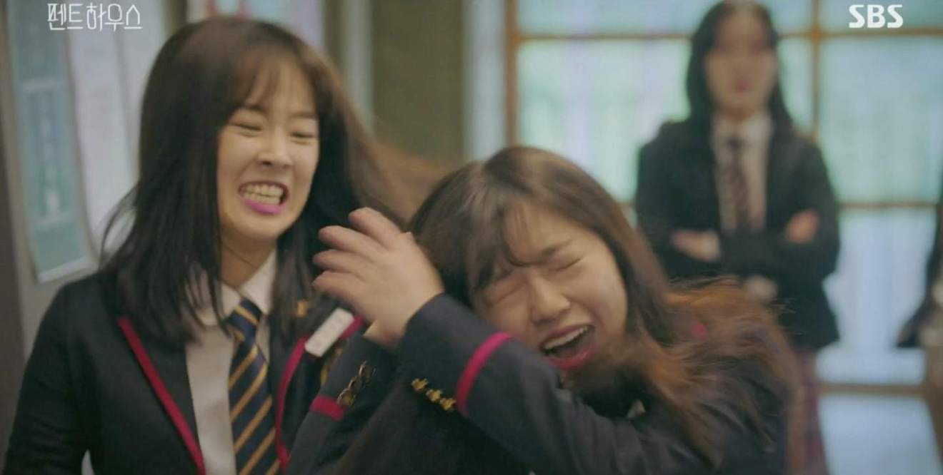 Bạo lực học đường được mô tả kinh hoàng thế nào trên phim Hàn? - Ảnh 1.