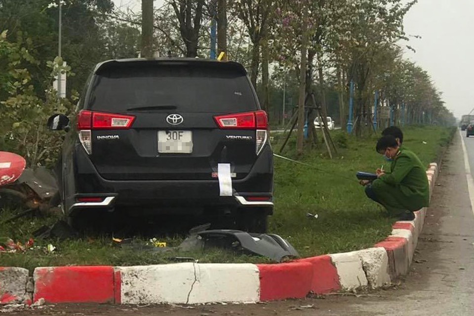 Vụ ô tô tông liên hoàn ở Hà Nội - tài xế khai do buồn ngủ - Ảnh 2.