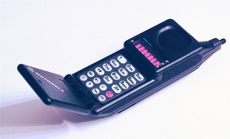 10 mẫu điện thoại nổi tiếng nhất lịch sử, bạn biết bao nhiêu trong số này? - Ảnh 2.