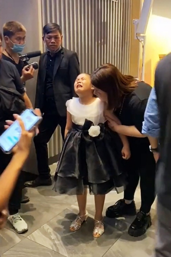 'Con gái' 10 tuổi của Trấn Thành 'ăn vạ' vì không được vào rạp xem phim mình đóng - Ảnh 4.