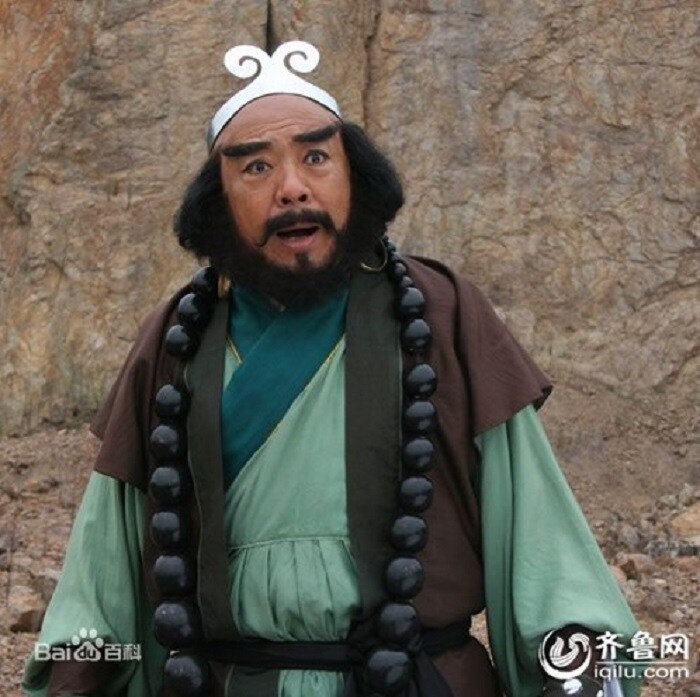 'Sa Tăng' Lưu Đại Cương lộ diện ở tuổi 73, cạo đầu trọc - Ảnh 2.