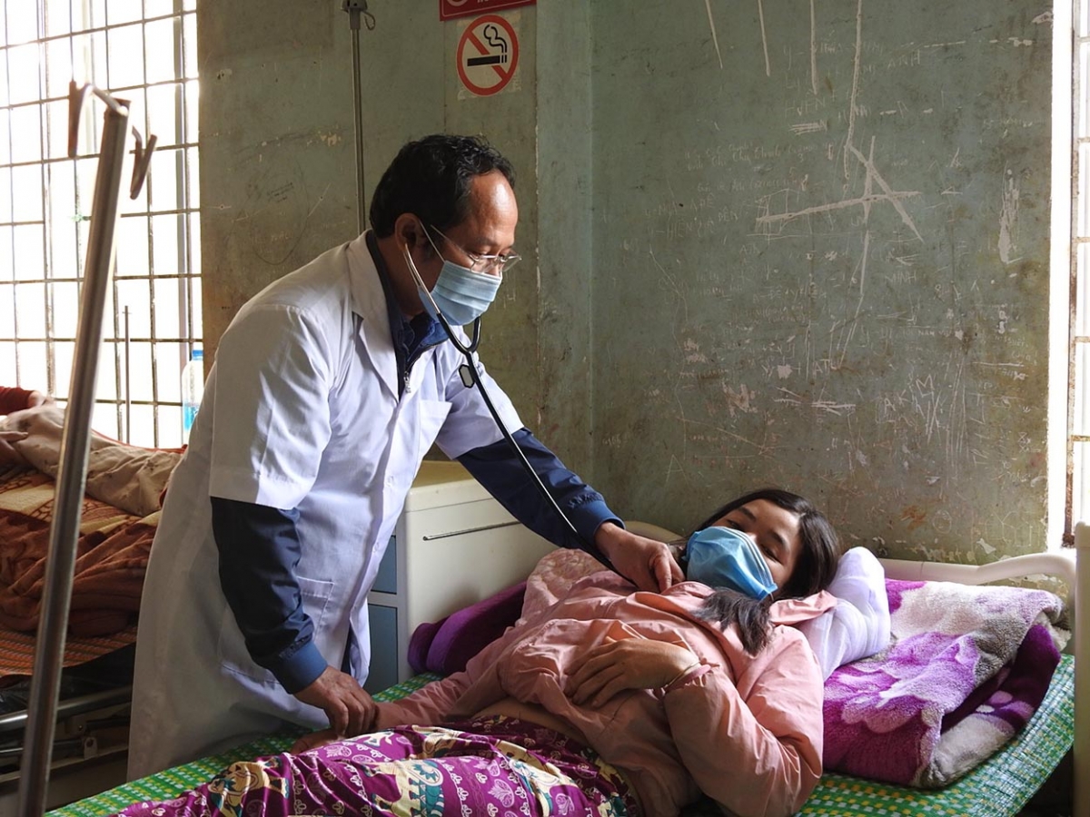 Chùm ca bệnh ở Kon Tum: Còn 5 người đang điều trị ở bệnh viện - Ảnh 1.