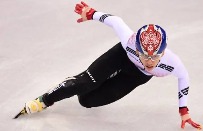 Đùa giỡn quá lầy, sao trượt băng tốc độ Hàn Quốc phải bán tài năng cho Trung Quốc để được bảo vệ HCV Olympic - Ảnh 2.