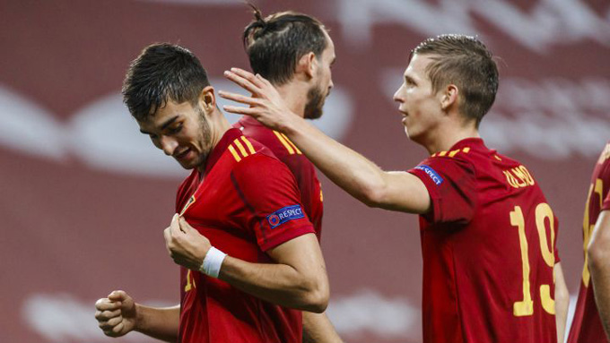 Kết quả Tây Ban Nha 3-1 Kosovo: Đổ bê tông vào ngôi đầu - Ảnh 1.