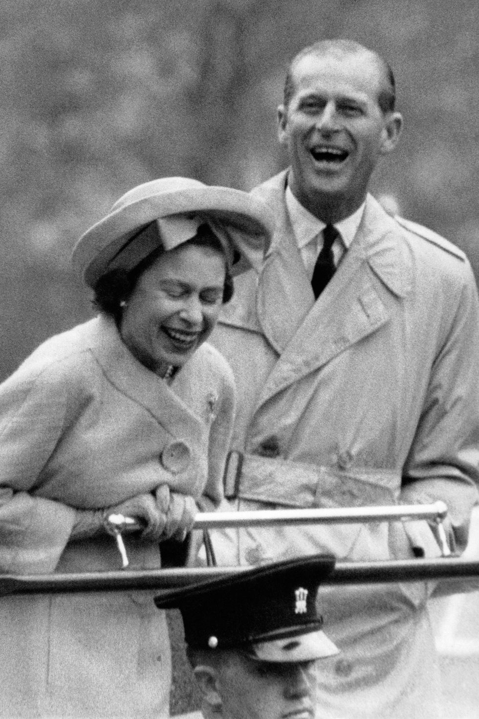 Nữ hoàng Elizabeth II và Hoàng thân Philip: Những khoảnh khắc đẹp nhất - Ảnh 11.