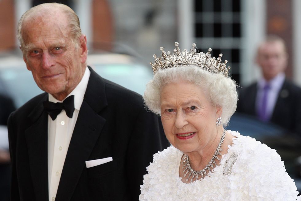 Nữ hoàng Elizabeth II và Hoàng thân Philip: Những khoảnh khắc đẹp nhất - Ảnh 23.