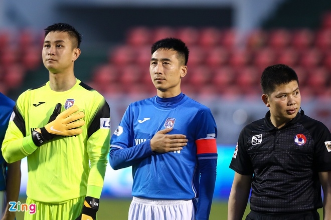 Được 'rót' 4,5 tỷ đồng, cầu thủ CLB Quảng Ninh yên tâm ra sân gặp Hà Nội - Ảnh 1.