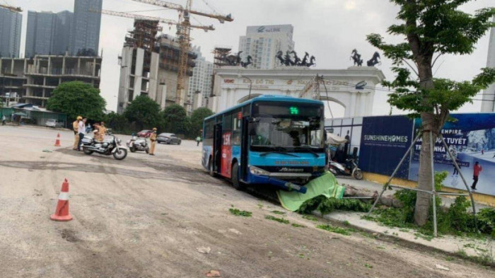 Một tuần xảy ra 3 vụ tai nạn do xe buýt, Hà Nội chấn chỉnh cách nào? - Ảnh 2.