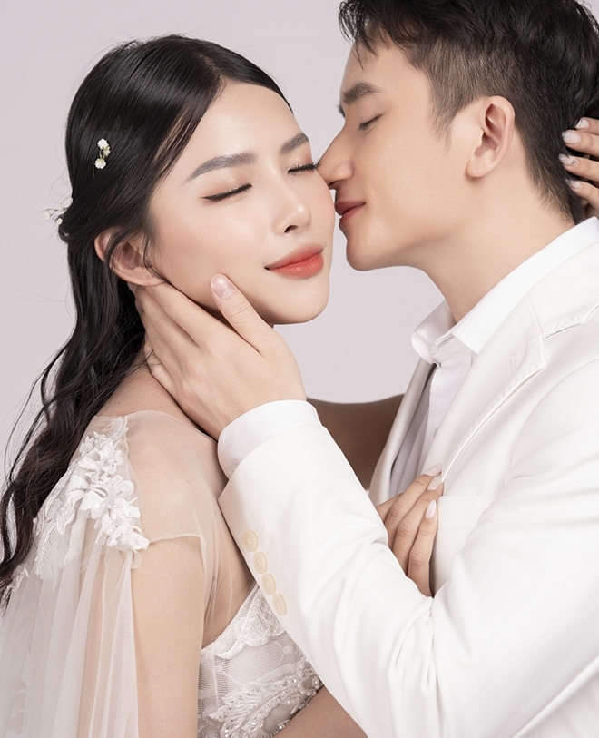 Ảnh cưới lãng mạn của Phan Mạnh Quỳnh và bà xã Huỳnh Khánh Vy - Ảnh 3.